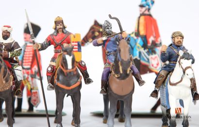 null Military figurines and miscellaneous: Grognard and Guard, polychrome wood 14...