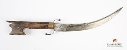 null Paire de sabres décoratifs, lame courbe de 22,5 cm, poignée niellée et fourreau...