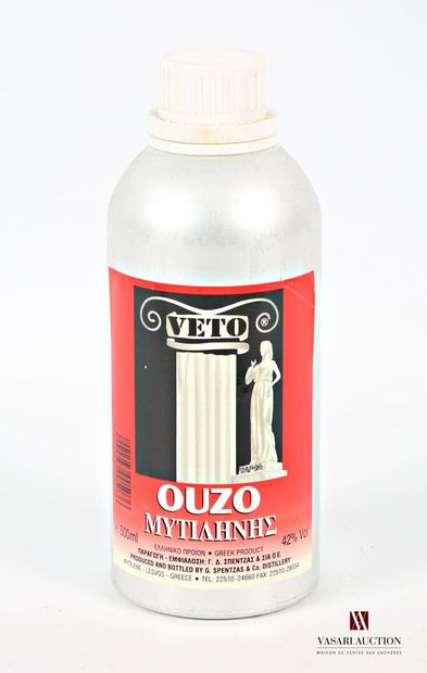 null 1 bouteille	OUZO "Veto" (Alcool grec)		
	50 cl - 42° Et. un peu fanée. Blle...