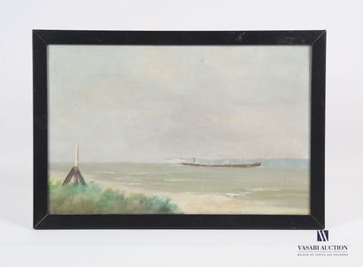 null GUILLOU J.N. (XXème siècle)
Vue d'un navire en bord de plage
Gouache sur carton
Signée...
