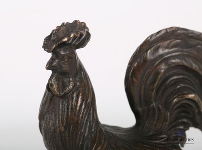 null Sujet en bronze à patine brune figurant un coq
Haut. : 10,5 cm 