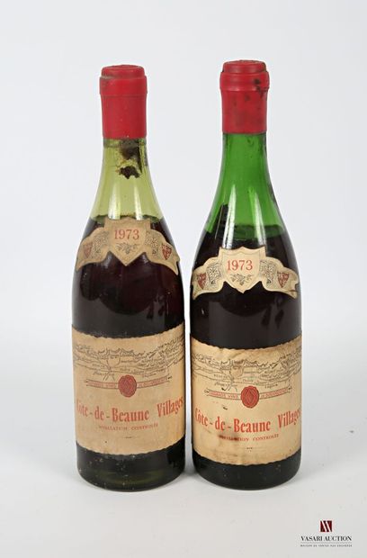 null 2 bottles CÔTE DE BEAUNE VILLAGES put up for sale 1973
	Faded and stained. N:...