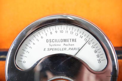 null Two Pachon system oscillometers in chromium-plated metal, brand E. Spengler...