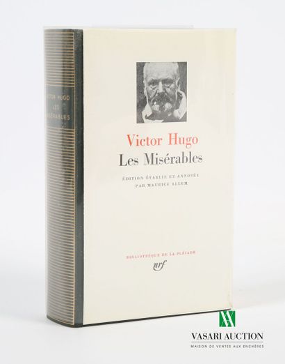 null (LA PLEIADE)
- VICTOR HUGO - Les Misérables - Edition établie et annotée par...