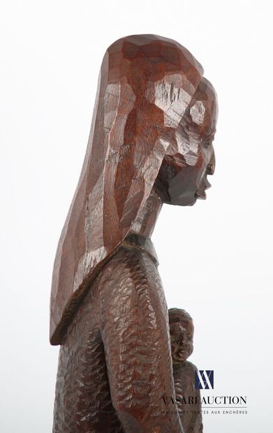 null AFRIQUE
Vierge à l'Enfant en bois sculpté
XXème siècle
Haut. : 66 cm