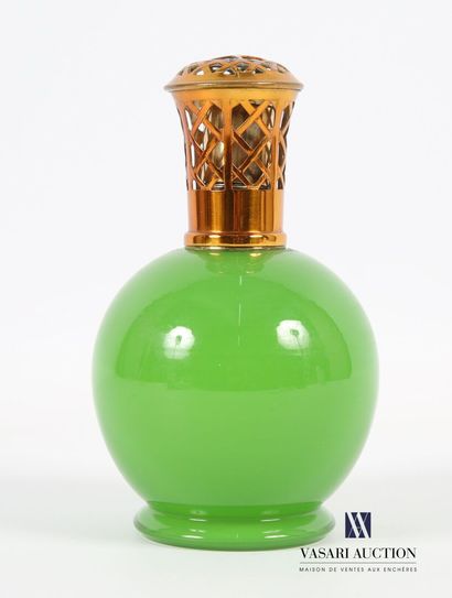 null Shepherd's lamp in green of spherical form, the end presents a burner with its...