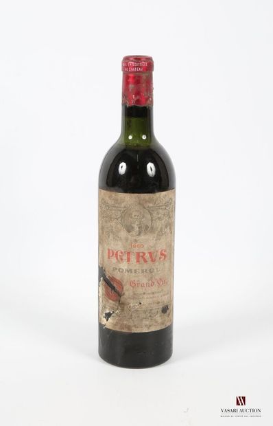 null 1 bouteille	PÉTRUS	Pomerol	1960
	Et. fanée, tachée et déchirée (lisible). N...
