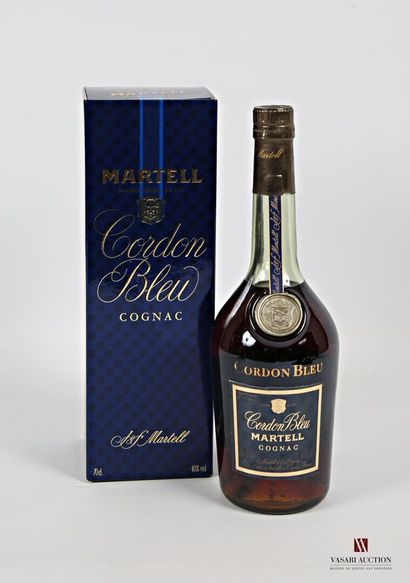 null 1 bouteille	Cognac Cordon Bleu MARTELL		
	70 cl - 40°. Et. bonne. N : bon. Etui...
