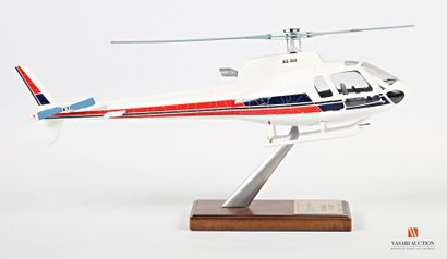 null Maquette officielle EUROCOPTER de l'hélicoptère ECUREUIL AS 350, échelle 1/30ème,...