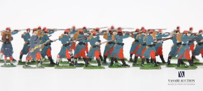 null Environ vingt-six figurines en étain : soldats français Première Guerre mondiale...