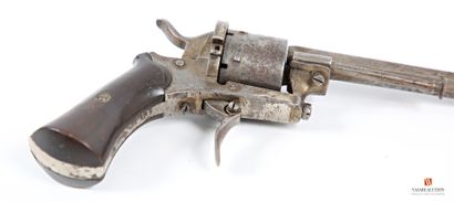 null Revolver à broche calibre 7 mm, canon octogonal marqué acier fondu, barillet...