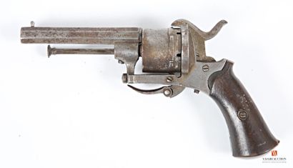 null Revolver à broche calibre 7 mm, canon octogonal marqué acier fondu, barillet...