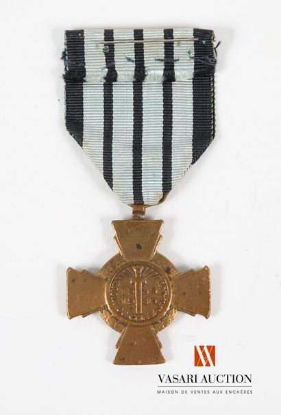null Croix du combattant de la Guerre 1939-1940, instituée par le gouvernement de...