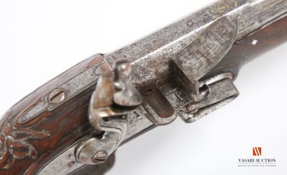 null Pair of flintlock pistols, lock and hammer bordered with a net, round trigger...