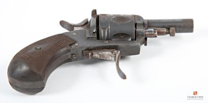 null British Bulldog type pocket revolver with closed frame, rifled barrel caliber...