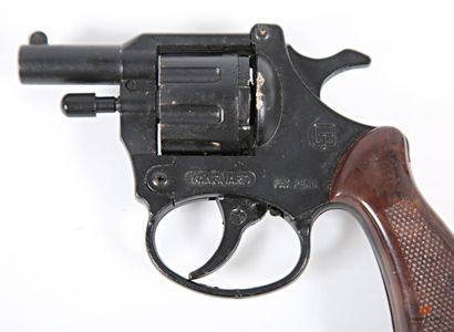 null Revolver d'alarme Vanguard made in Italy, barillet à huit coups calibre 6 mm...