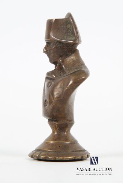 null Cachet aveugle en bronze représentant le buste de Napoléon 
(petites usures)
Haut....