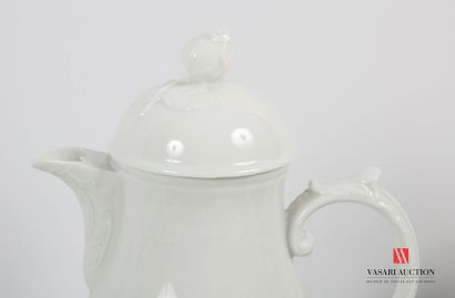 null GERMANY - Fürstenberg Manufacture 
White porcelain tea service with flowers...