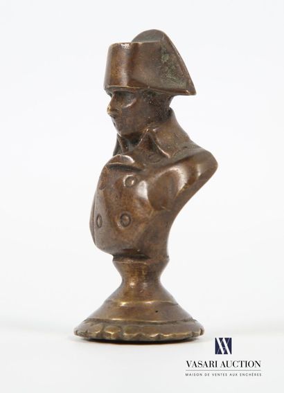 null Cachet aveugle en bronze représentant le buste de Napoléon 
(petites usures)
Haut....