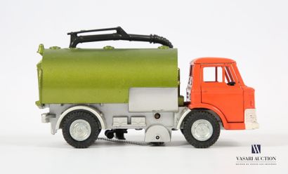 null DINKY TOYS (GB)
Johnston Road Sweeper vehicle - Ref 451 
(loose spring under...
