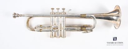 null WELTKLANG (GERMANY)
Silver plated metal trumpet with three valves, the keys...