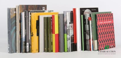 null [BEAUX-ARTS]
Lot de 24 ouvrages certains brochés comprenant : La Photographie...