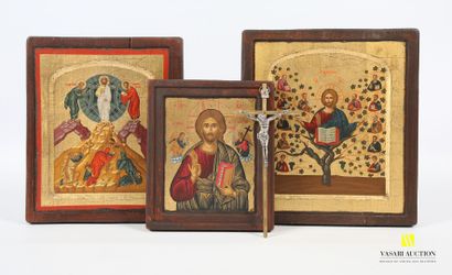 null Lot comprenant trois icônes en bois peint et doré, travail moderne (19,5 x 16,8...