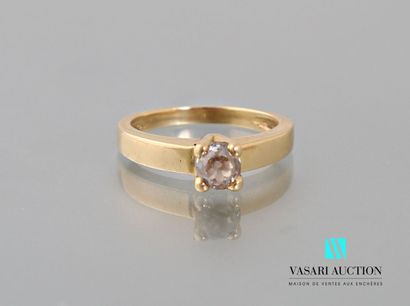 null Yellow gold 750 thousandths ring set with a 0.50 carat old-cut diamond. Eagle...