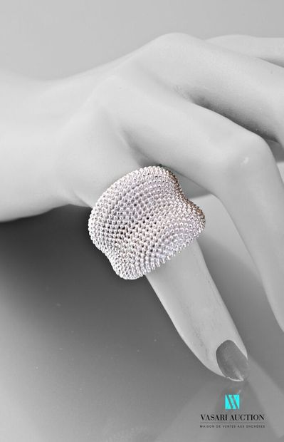 null Pesavento, Pixel ring in silver 925 thousandths, decorated with a wave of grenetis,...