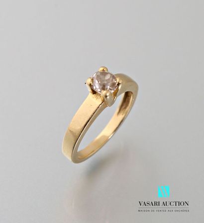 null Yellow gold 750 thousandths ring set with a 0.50 carat old-cut diamond. Eagle...