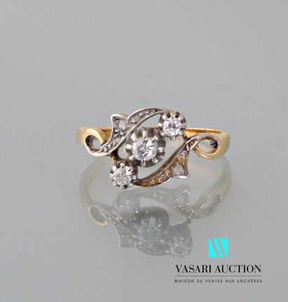 null 1900 ring in 750 thousandths yellow gold set with old-cut and rose-cut diamonds...