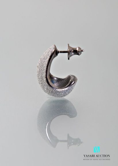 null Pesavento, pair of half hoop earrings in 925 thousandths silver and gray polvere,...