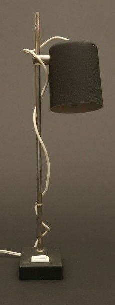 null Lampe de bureau à reflexion lumineuse orientable et réglable sur tige en métal...