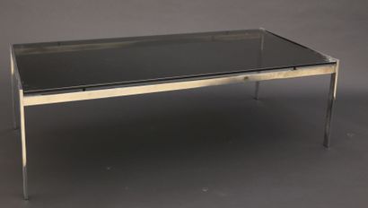 null Travail Danois
Table basse structure en métal chromé, plateau de verre.
Haut....