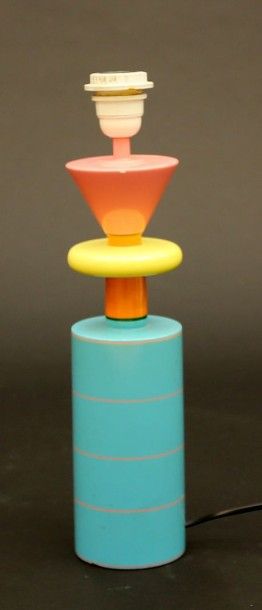 null SOTTSASS Ettore (1917-2007), dans le goût de
Pied de lampe en bois polychrome...