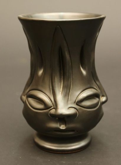 null MARAIS Jean (1913-1998)
Vase en terre cuite aux quatre visages à corps bombé...