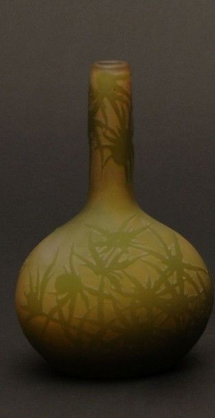 null GALLE Emile (1846-1904) - NANCY
Vase soliflore de forme tubulaire en verre multicouches...