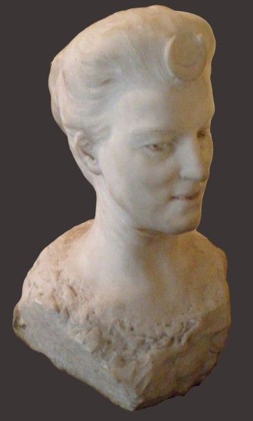 null DUMONTET Gabrielle (1864-1936)
Diane Chasseresse
Sculpture en marbre blanc
Signée...