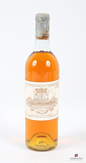null 1 bouteille	Château FILHOT	Sauternes GCC	1973
	Et. un peu fanée et tachée. N...