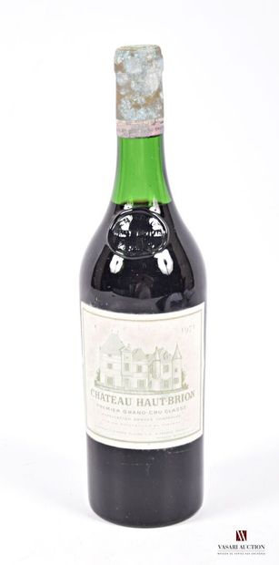 null 1 bottle Château HAUT BRION Graves 1er GCC 1971
	Et. faded. N: 4.5 cm.
