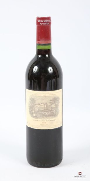null 1 bottle Château LAFITE ROTHSCHILD Pauillac 1er GCC 1981
	Et. faded and stained...