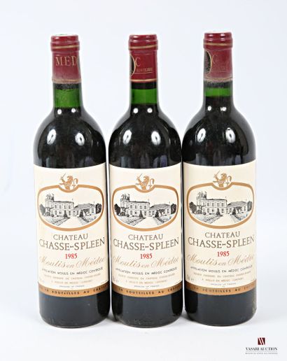 null 3 bottles Château CHASSE SPLEEN Moulis 1985
	Et. a little stained. N: 1 mid-neck,...