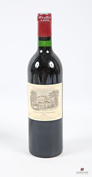 null 1 bouteille	Château LAFITE ROTHSCHILD	Pauillac 1er GCC	1980
	Et. légèrement...