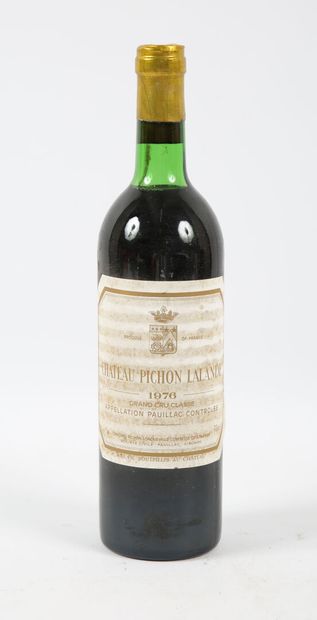 null 1 bottle Château PICHON LALANDE Pauillac GCC 1976
	Et. stained. N: upper shoulder...