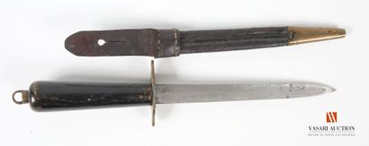 null Navy dagger model 1833, 18 cm triangular blade, blackened wood handle, brass...