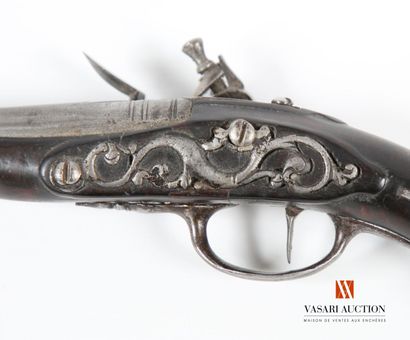 null Flintlock pocket pistol, 8.9 cm round barrel, breech tail engraved with acanthus,...