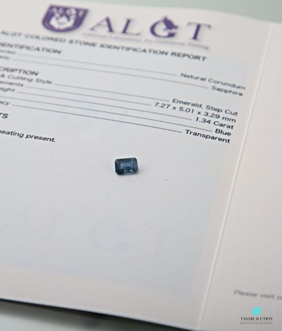 null Rectangular cut sapphire, 1.34 carats, with ALGT Antwerp Laboratory for Gemstones...