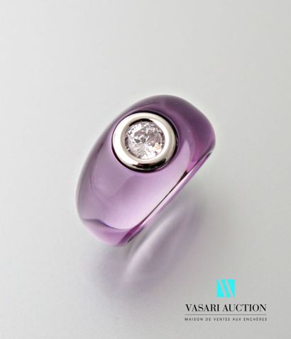Plexiglass mauve ring set with a synthetic...