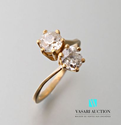 null Vous et moi ring in 750 thousandths yellow gold set with two old-cut diamonds...