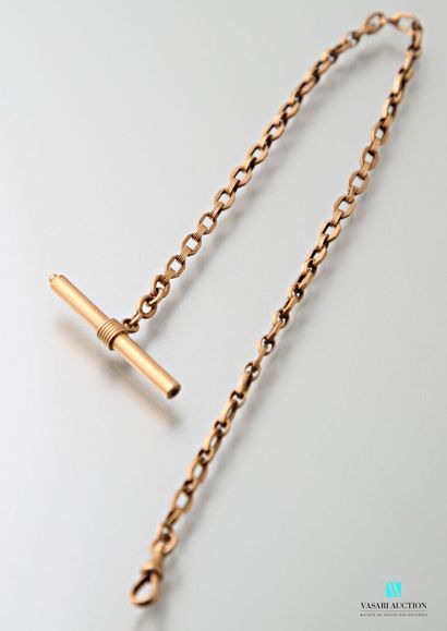 null A vest chain with oval links in 750 thousandths yellow gold and a watch key...